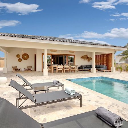 クラレンダイク Casa Madera With Large Garden And Private Poolヴィラ エクステリア 写真