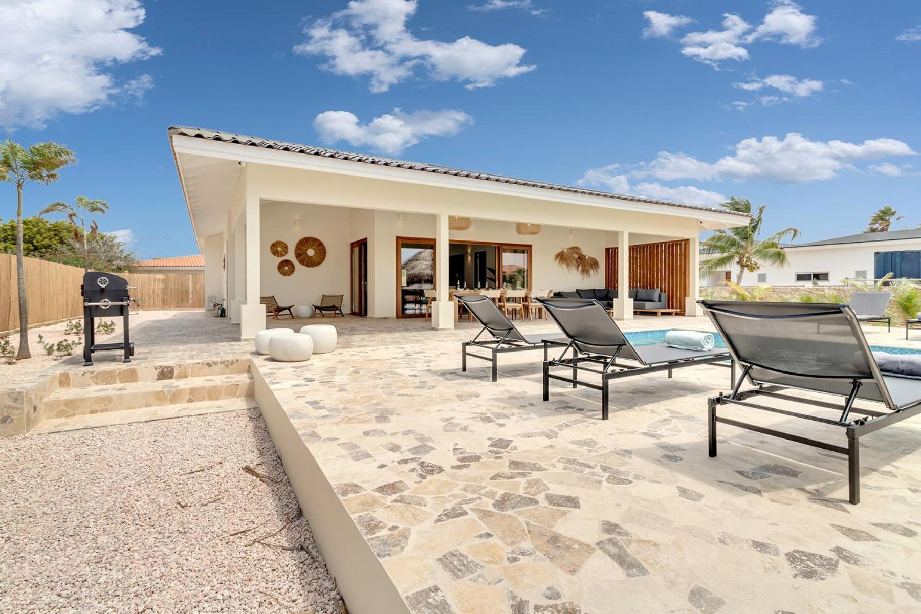 クラレンダイク Casa Madera With Large Garden And Private Poolヴィラ エクステリア 写真