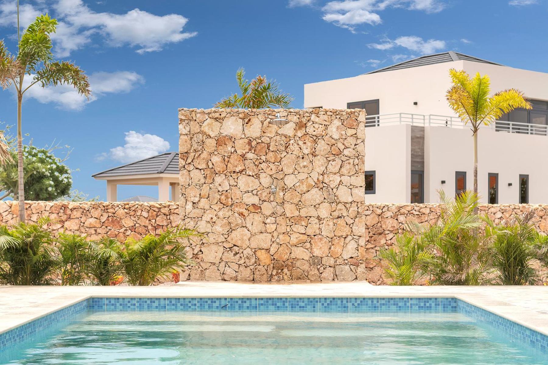 クラレンダイク Casa Madera With Large Garden And Private Poolヴィラ エクステリア 写真