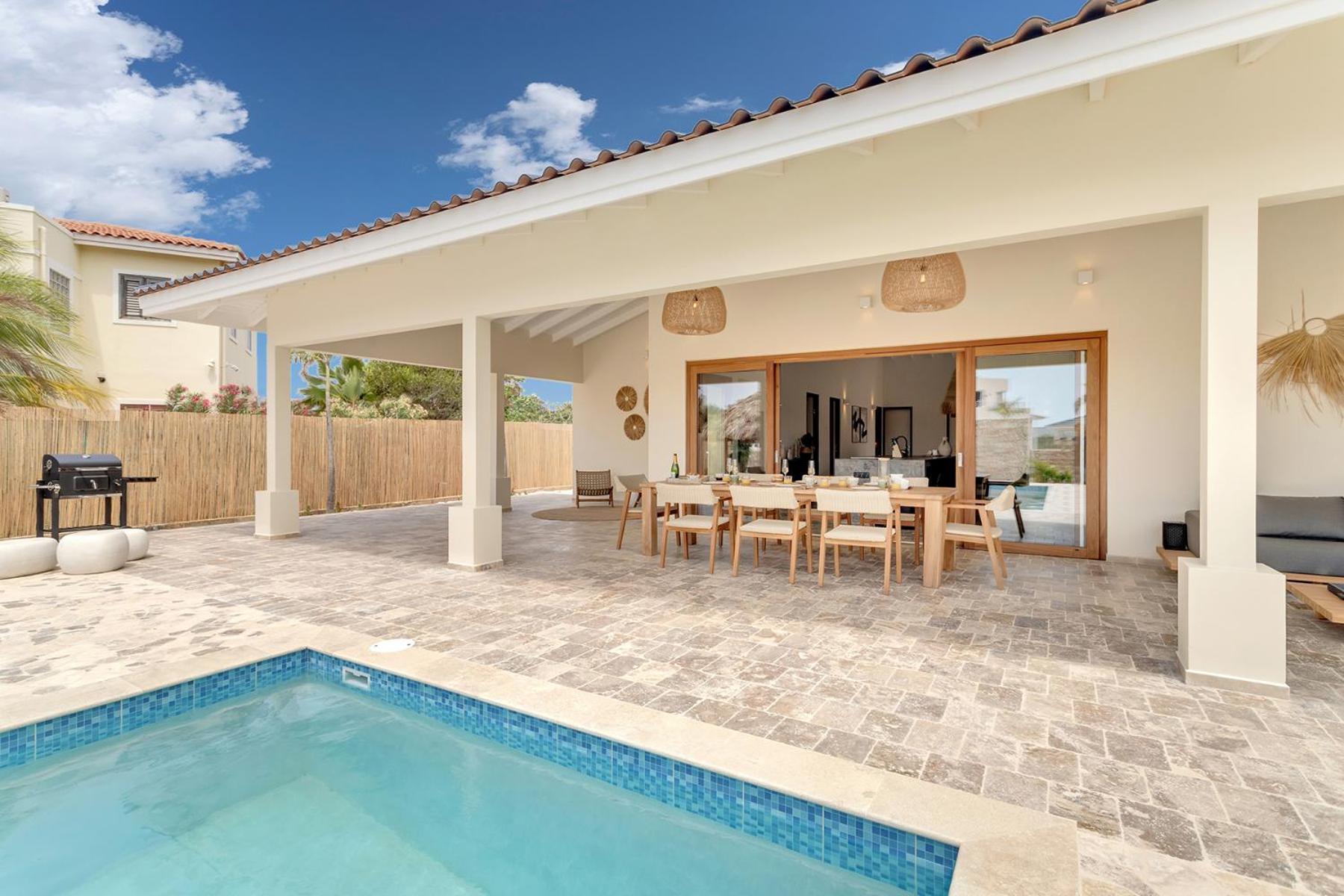 クラレンダイク Casa Madera With Large Garden And Private Poolヴィラ エクステリア 写真