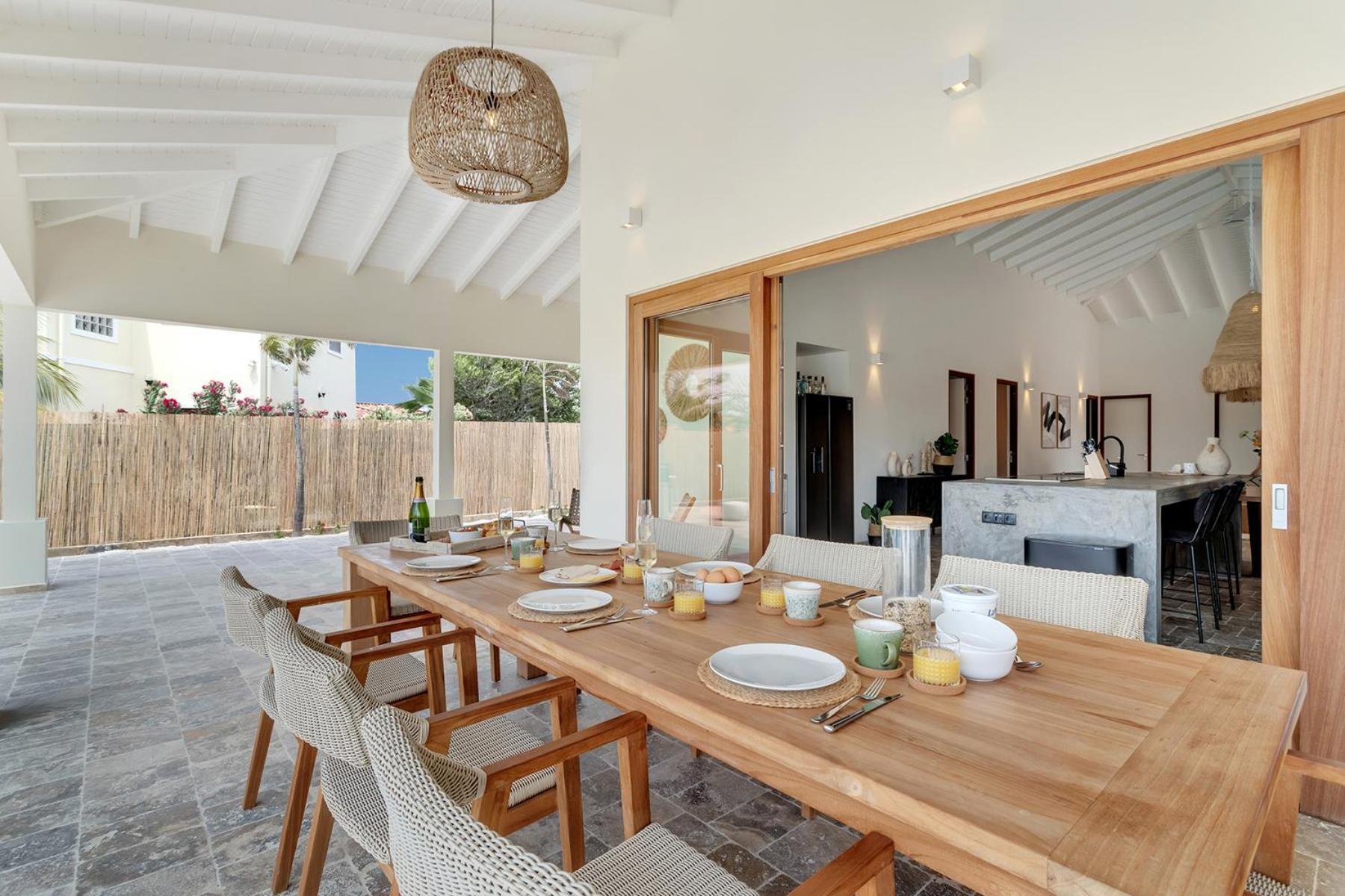 クラレンダイク Casa Madera With Large Garden And Private Poolヴィラ エクステリア 写真