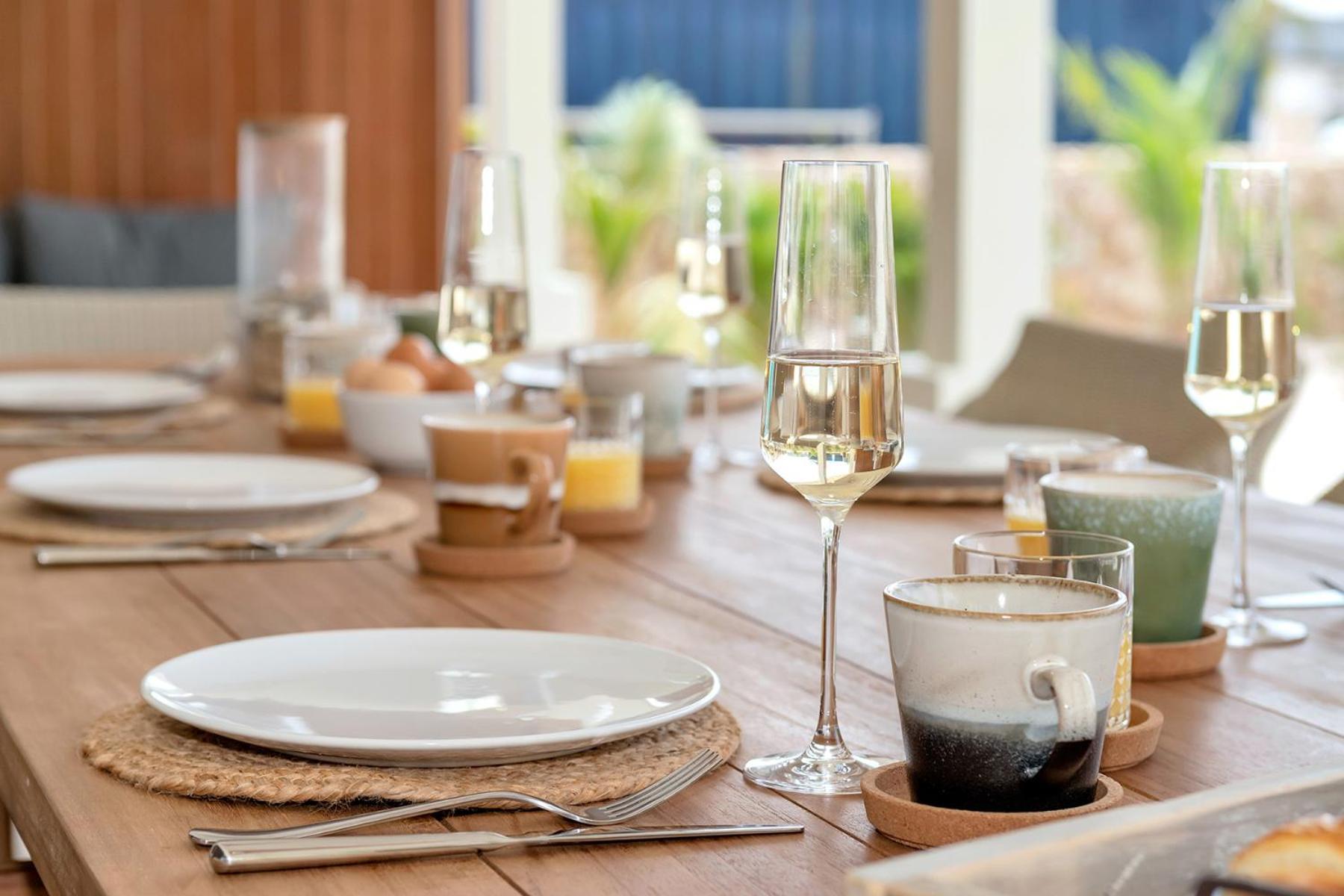クラレンダイク Casa Madera With Large Garden And Private Poolヴィラ エクステリア 写真